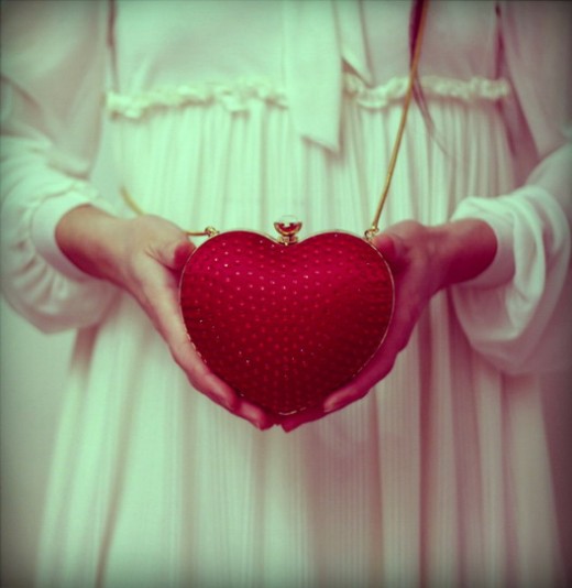 topshop-heart-clutch