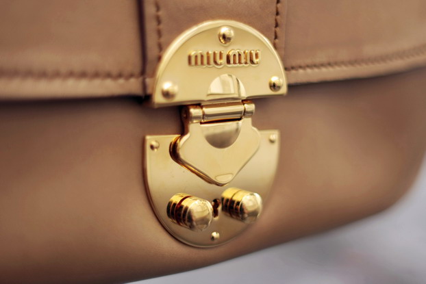 miu-miu-vitella-bag-3