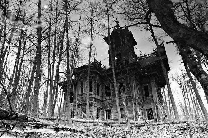 Sazonov house. Built in the 1890s in Ostashevo, Chuchloma, Kostroma region of Russia Post-Revolution