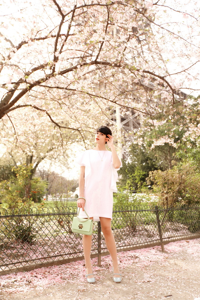 The Cherry Blossom Girl - Blossoms at the Eiffel Tower 03