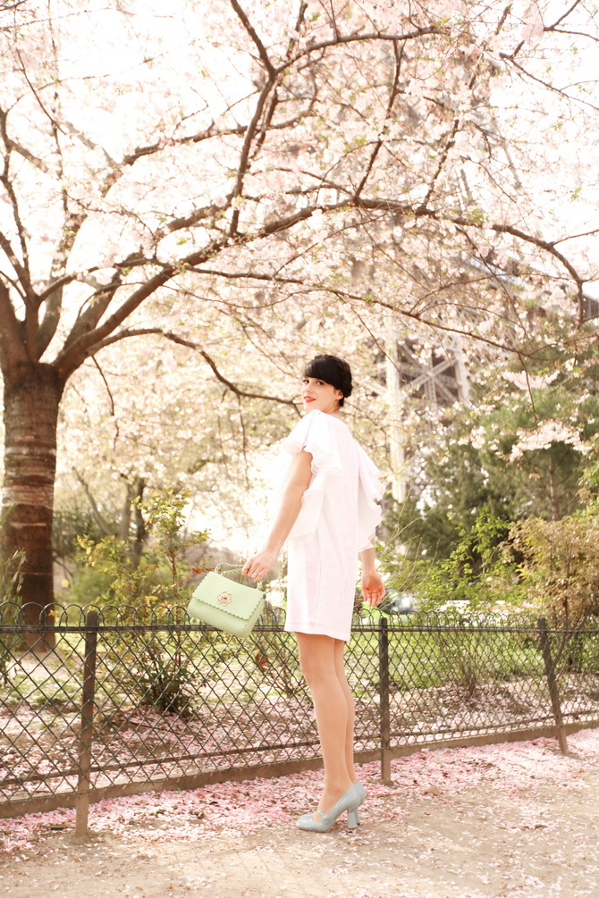 The Cherry Blossom Girl - Blossoms at the Eiffel Tower 04