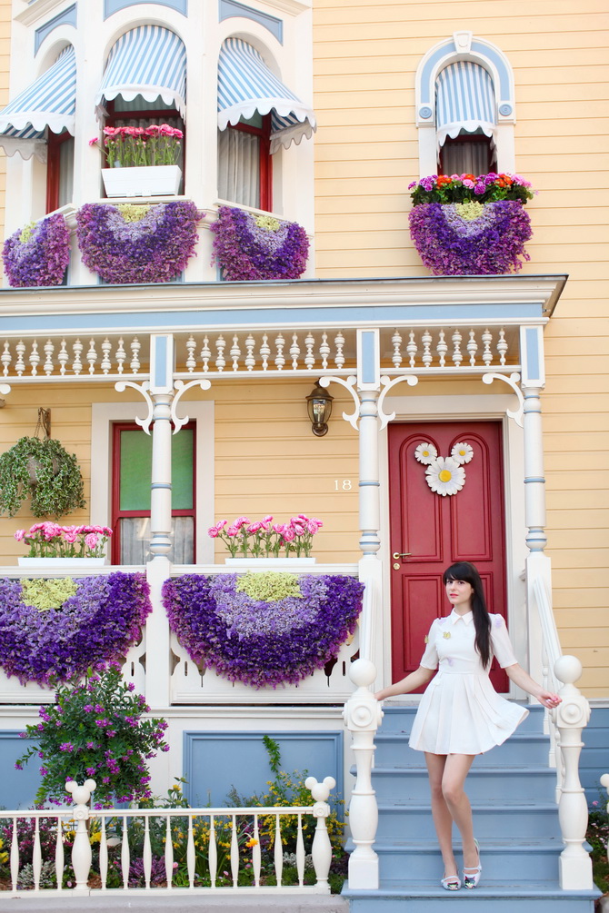 The Cherry Blossom Girl - Disneyland Paris Swing Into Spring 02