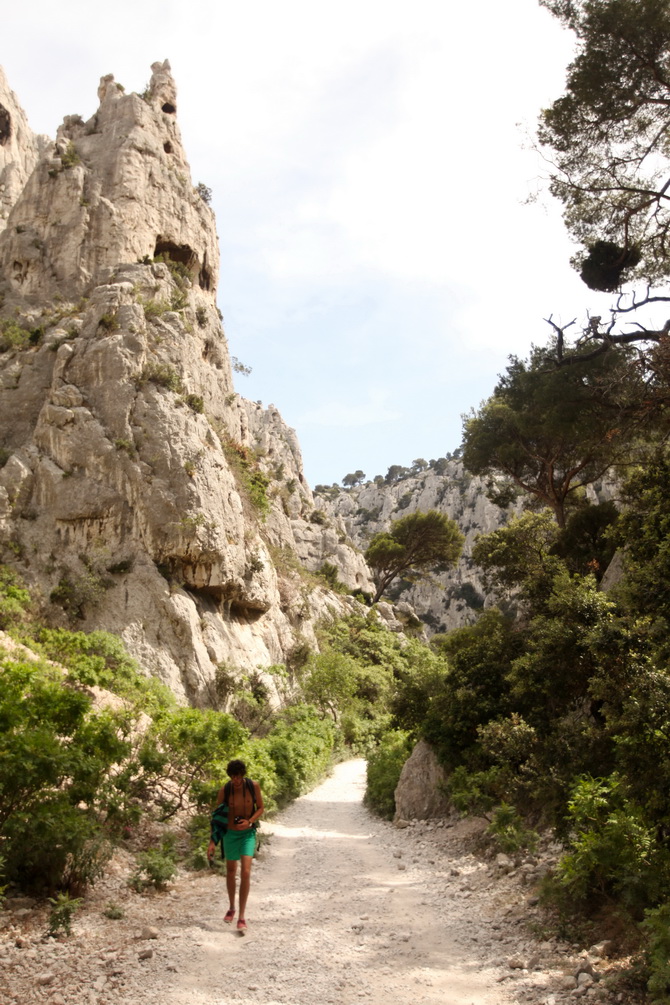 The Cherry Blossom Girl - Calanques 02