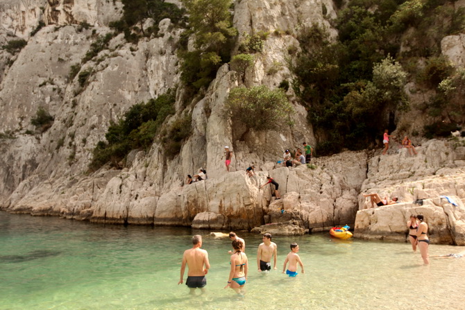 The Cherry Blossom Girl - Calanques 03