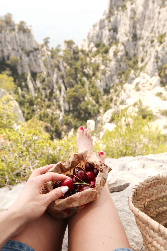 The Cherry Blossom Girl - Calanques 10