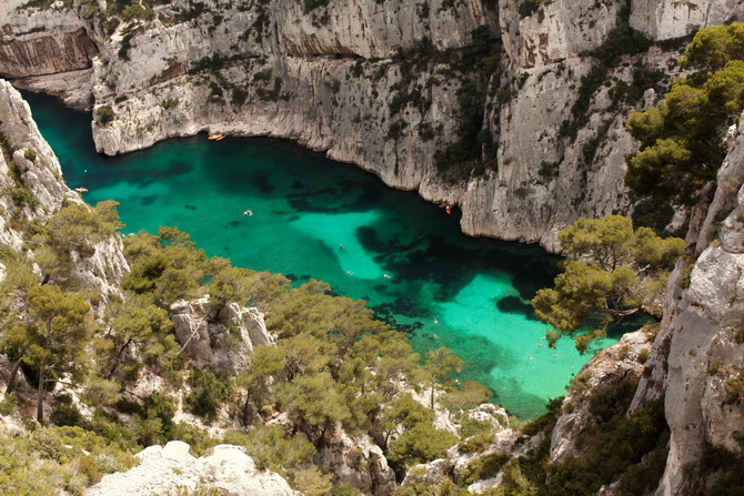 The Cherry Blossom Girl - Calanques 11